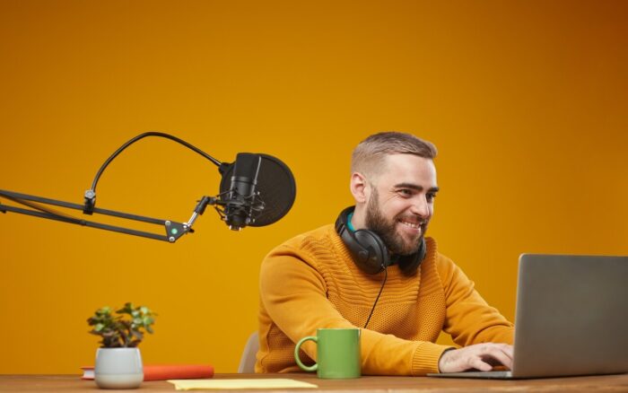 How to create a successful podcast that effectively marketing your project?